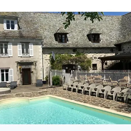 Confortable A Avec Piscine Feriehus Argences-en-Aubrac