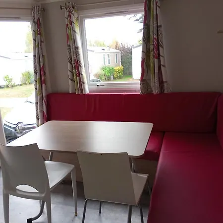 Confortable A Avec Piscine 펜션