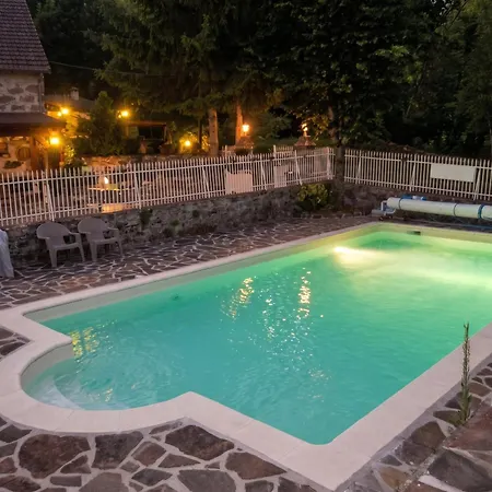 Confortable A Avec Piscine Ferienhaus